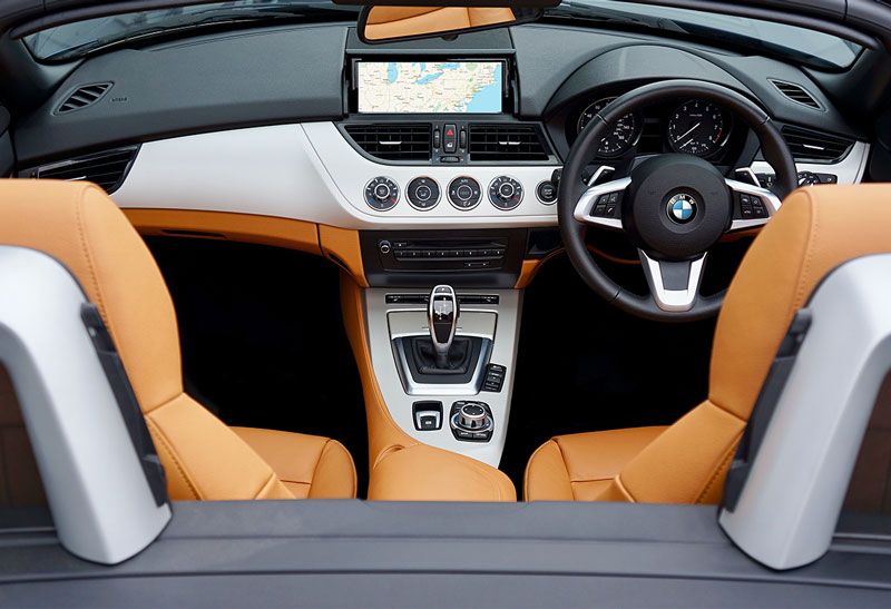The application of anti-fingerprint and anti-glare technology to the vehicle panel market's pain point is a new trend in the vehicle multi-screen process.