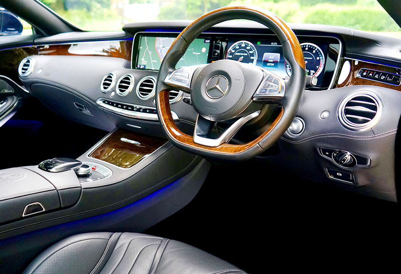 The application of anti-fingerprint and anti-glare technology to the vehicle panel market's pain point is a new trend in the vehicle multi-screen process.
