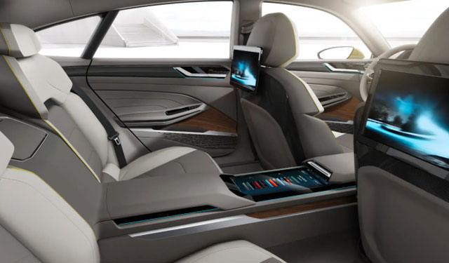 車載顯示屏為什么需要往更大、更多的方向發展？