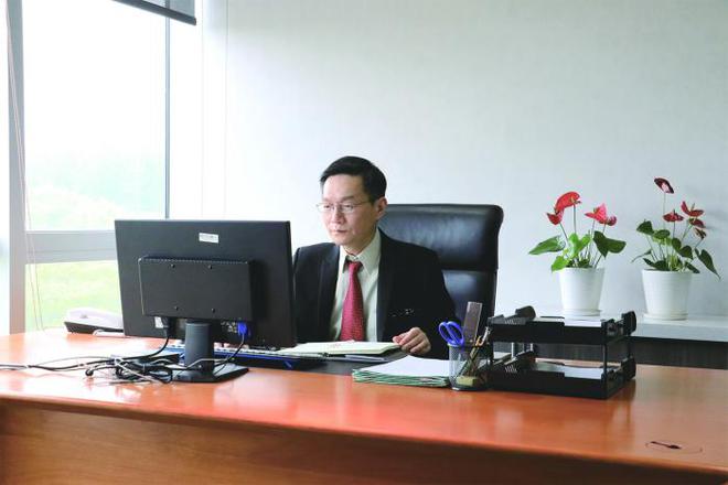 做精動(dòng)態(tài)防窺技術(shù) 龍騰光電打造顯示行業(yè)新標(biāo)桿