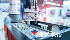 What are the characteristics of the dual spray gun online plasma cleaning machine